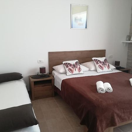 Apartmani “Kresimir” โอมิช ภายนอก รูปภาพ
