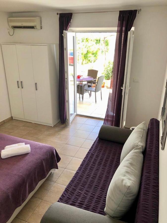 Apartmani “Kresimir” โอมิช ภายนอก รูปภาพ