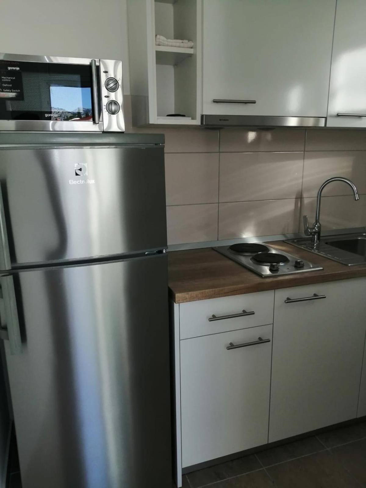 Apartmani “Kresimir” โอมิช ภายนอก รูปภาพ