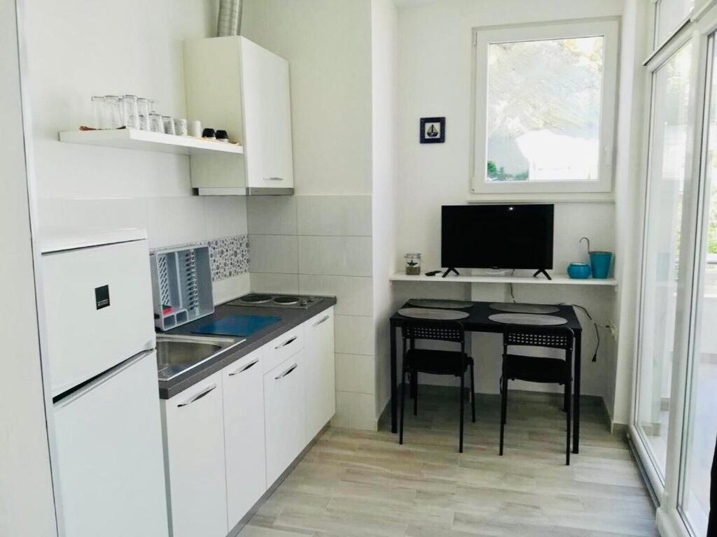 Apartmani “Kresimir” โอมิช ภายนอก รูปภาพ