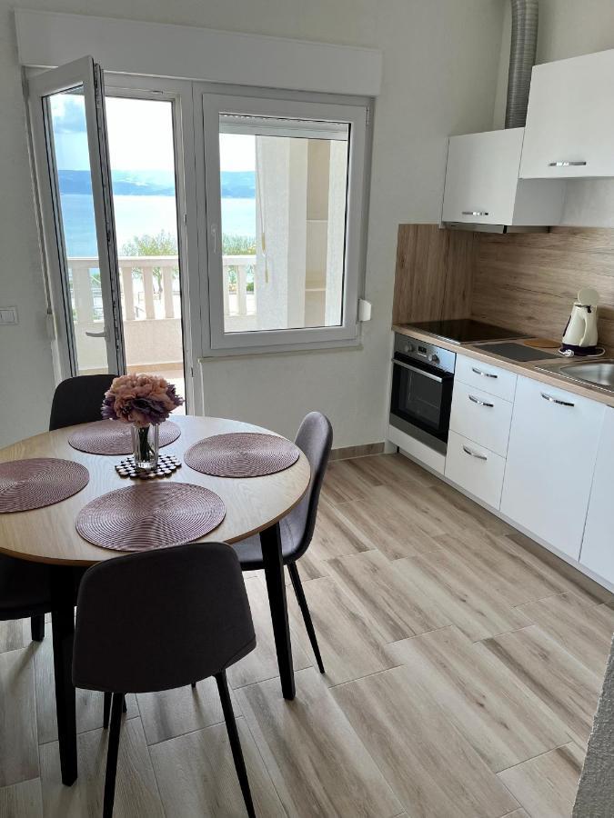 Apartmani “Kresimir” โอมิช ภายนอก รูปภาพ
