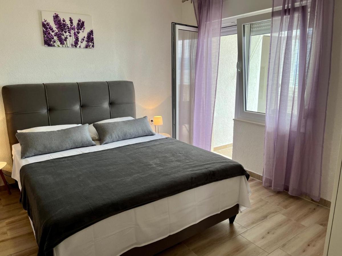 Apartmani “Kresimir” โอมิช ภายนอก รูปภาพ