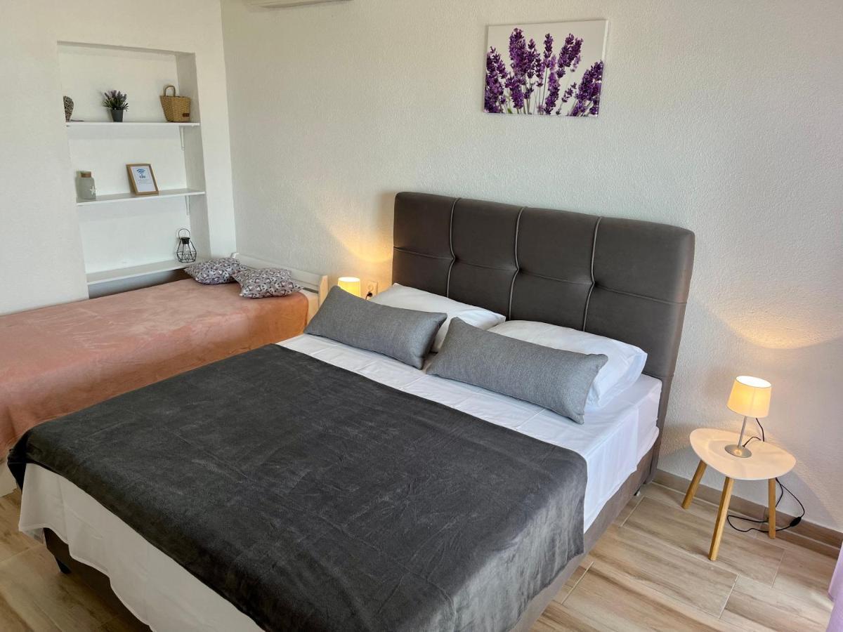 Apartmani “Kresimir” โอมิช ภายนอก รูปภาพ