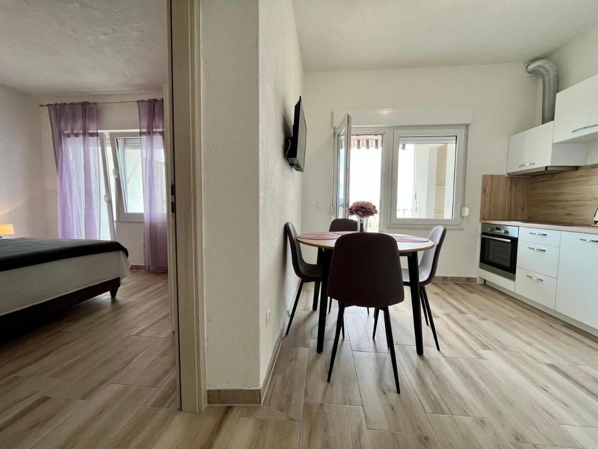 Apartmani “Kresimir” โอมิช ภายนอก รูปภาพ