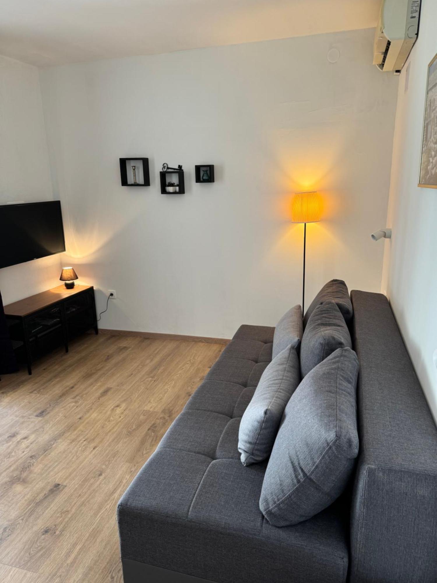 Apartmani “Kresimir” โอมิช ภายนอก รูปภาพ
